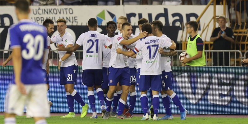 GNK Dinamo Zagreb - [HT PRVA LIGA] 1' Počinje utakmica protiv HNK Hajduk  Split! AJMOOO DINAMO! 🔵🔵💪