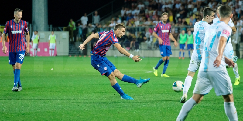 Dajaku scores the first goal for Hajduk Split 