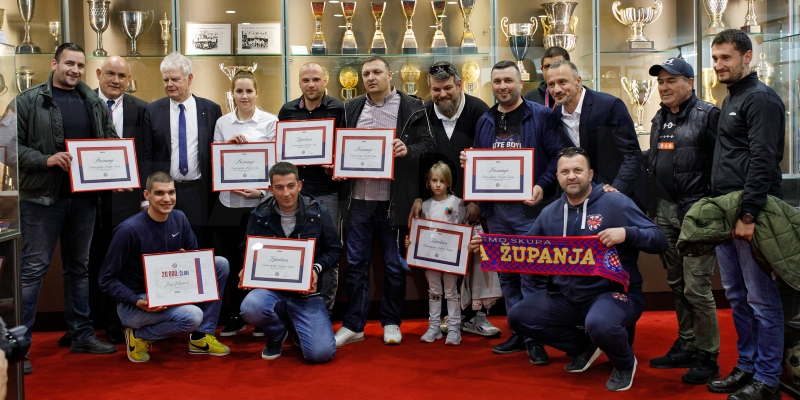 Na Poljudu uručena priznanja Društvima prijatelja Hajduka s najviše članova u 2019. godini