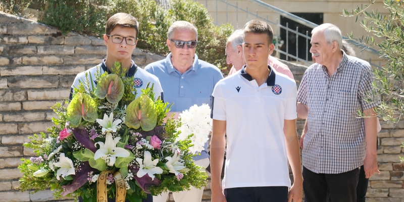 Hajduk obilježio 80 godina od rođenja legendarnog kapetana Vinka Cuzzija