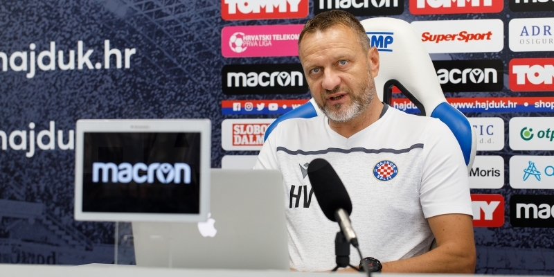 Konferencija za medije trenera Harija Vukasa uoči Hajduk - Varaždin