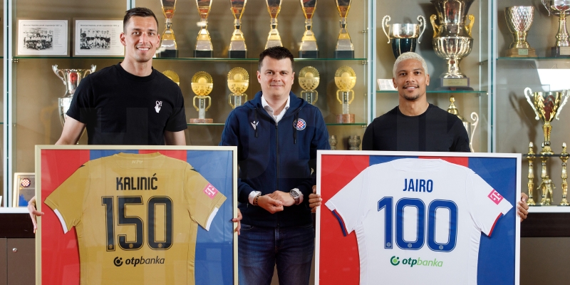 Kaliniću i Jairu uručeni posebni dresovi u povodu 150. i stotog službenog nastupa za Hajduk