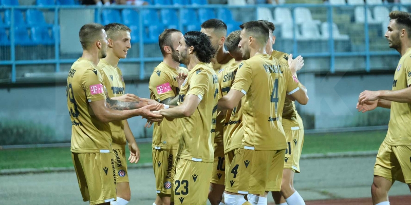 Bijeli u Kranjčevićevoj: Hajduk danas od 20 sati gostuje kod Hrvatskog dragovoljca