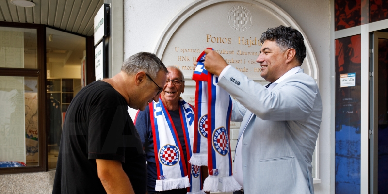 Ponos Hajduka: Imena još dvojice pretplatnika na počasnom pretplatničkom zidu