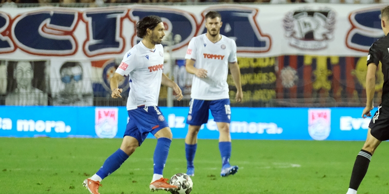 Bijeli danas stižu u Makarsku!