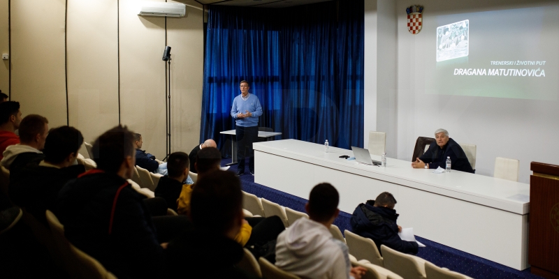 Predavanje Dragana Matutinovića na Poljudu