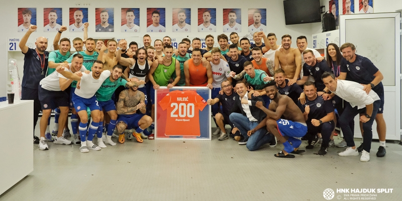 Lovri Kaliniću uručen prigodni dres za 200. nastup za Hajduk