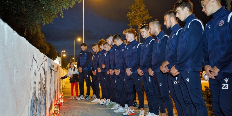Hajduk se prisjeća žrtava Vukovara i Škabrnje