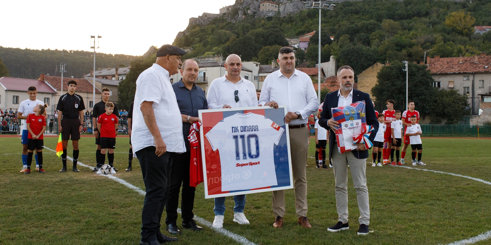 Fešta u Zvonimirovom gradu: Hajduk uveličao 110. rođendan NK Dinara