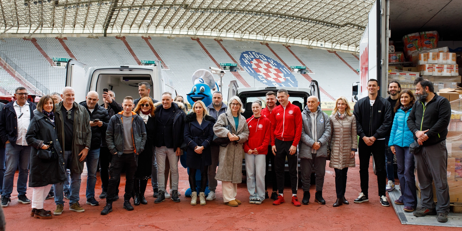 Brojni sportaši i klubovi sudjelovali u 12. humanitarnoj akciji "Tone hrane za splitske beskućnike"