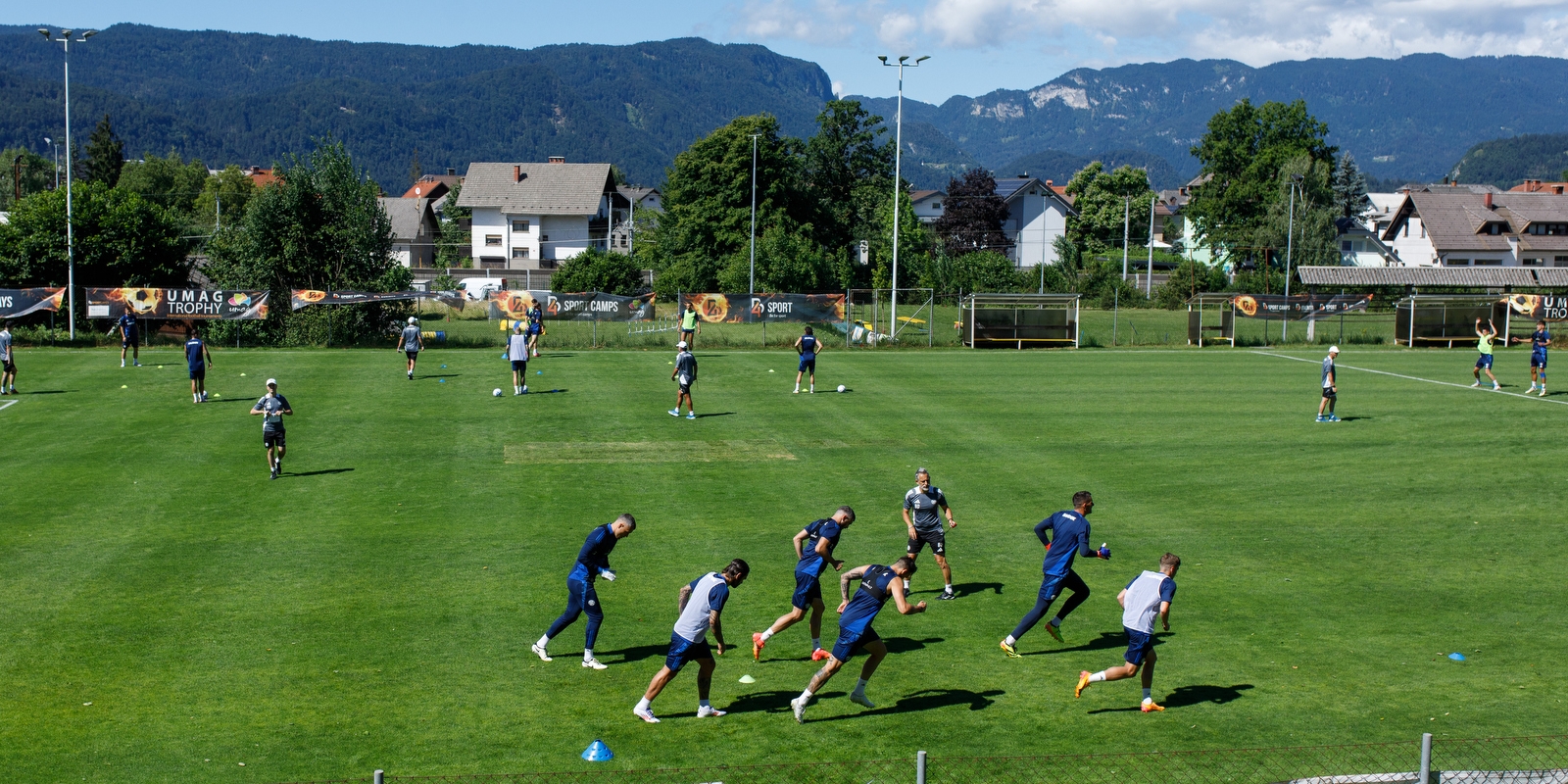 Bijeli krenuli s pripremama u Bledu: Dvostruki trening uoči prve utakmice
