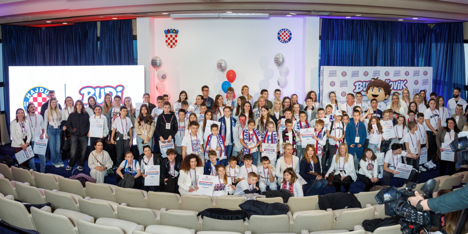 Na Poljudu održana završnica projekta „Budi čovik“ – 854 djece iz 43 škole poslalo snažnu poruku zajedništva